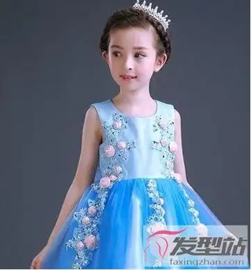 少儿主持人适合的发型甜美盘发做高贵小公主