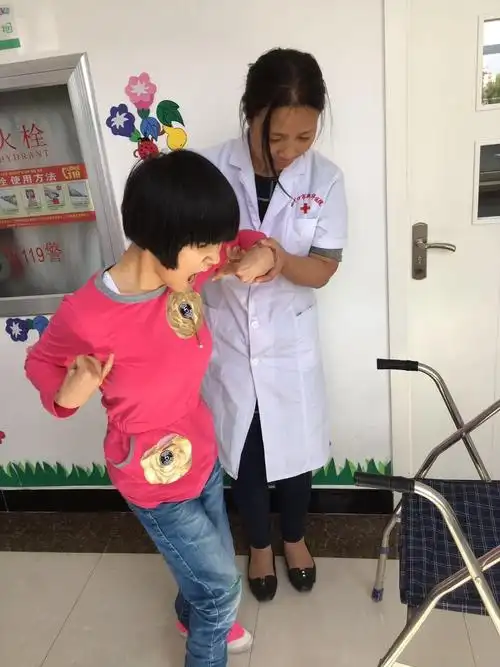 梅河口新华医院 微创医院著名专家团队联合义诊关爱儿童福利院智障