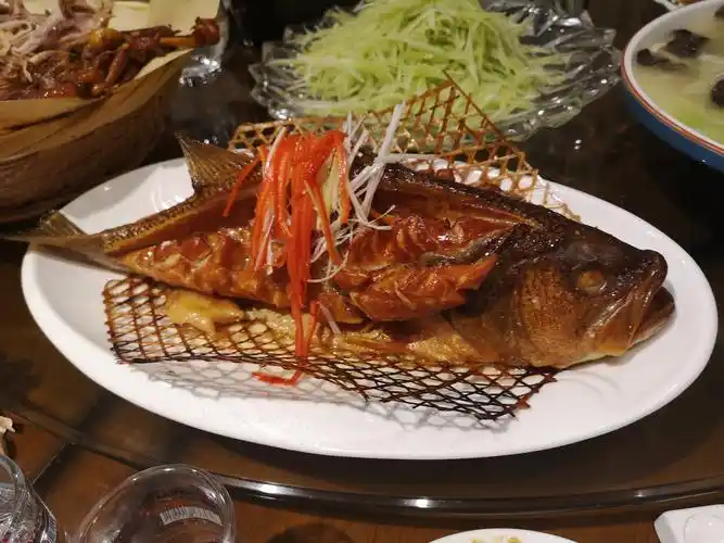 晚宴的鱼,全是乌苏里江的冷水鱼.