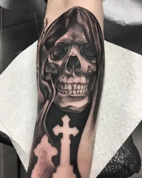 小臂写实死神纹身图案