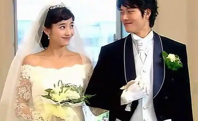 在熙的妻子照片曝光 一家三口十分温馨圈外妻子颜值很高 在熙为啥不