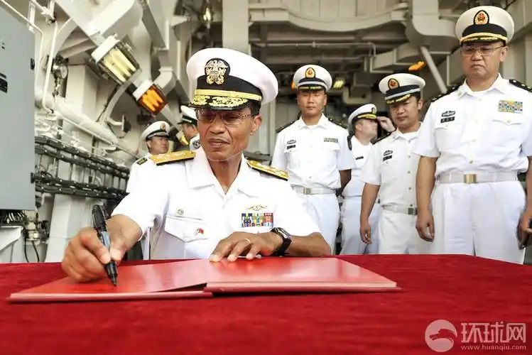 03 狙击手点杀真人手持靶震惊美军司令,望能与海豹交流