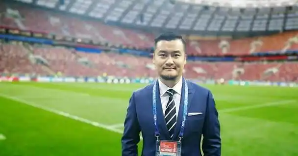 怒批足协新政,"诗人"贺炜表示,中国足球职业化改革已经结束!