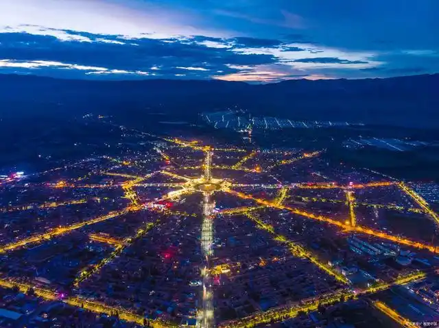 特克斯县八卦城的由来