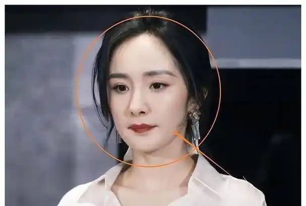 "鼻子不好看"太拉低颜值了,9位女星貌美如花,却被鼻子拖后腿_谭松韵