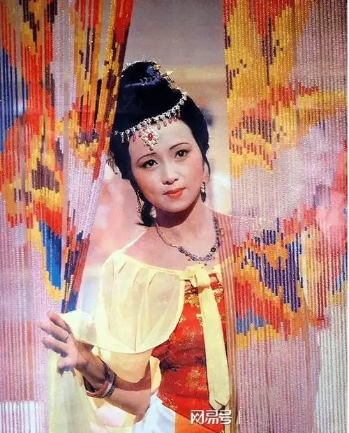 《红楼梦》秦可卿早早死去, 是否暗示了悲剧的开端!