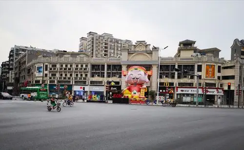佛山东方广场路口
