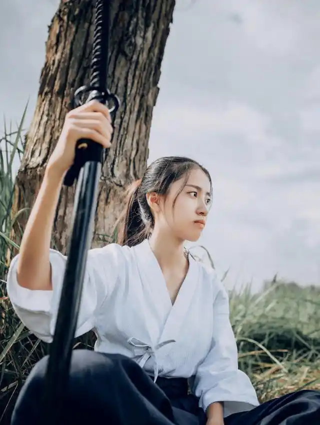 孤寂的日本女刀客