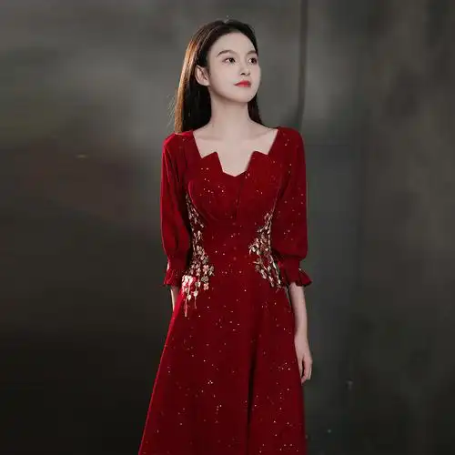 敬酒服新娘回门便装冬季酒红色订婚衣服结婚小晚礼服裙女2021新款