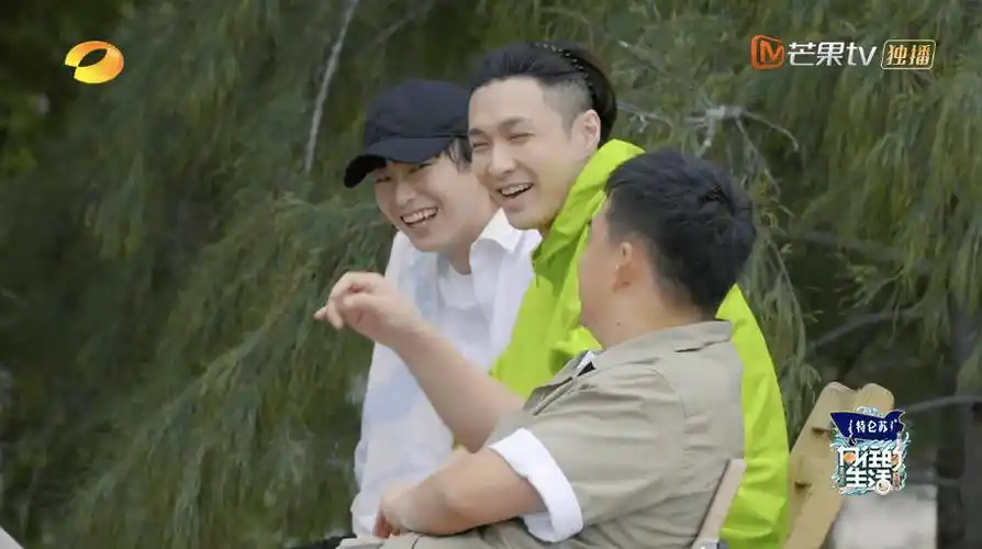 张子枫房间安排张艺兴黄磊师徒起争执还是张艺兴更懂张子枫