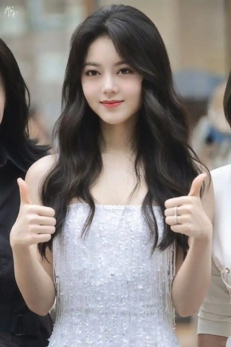 赵今麦新妆造获赞,这才是青春最美的模样!