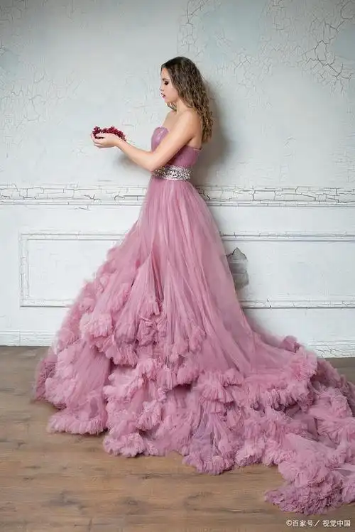 仙女裙,以其柔美,梦幻的特点,一直深受女性喜爱.