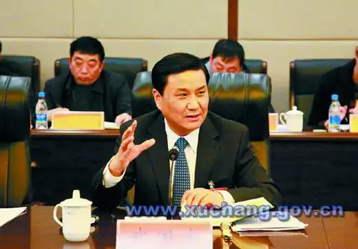 武国定在参加长葛市代表团审议时指出 对接空港 融入许昌 引领示范