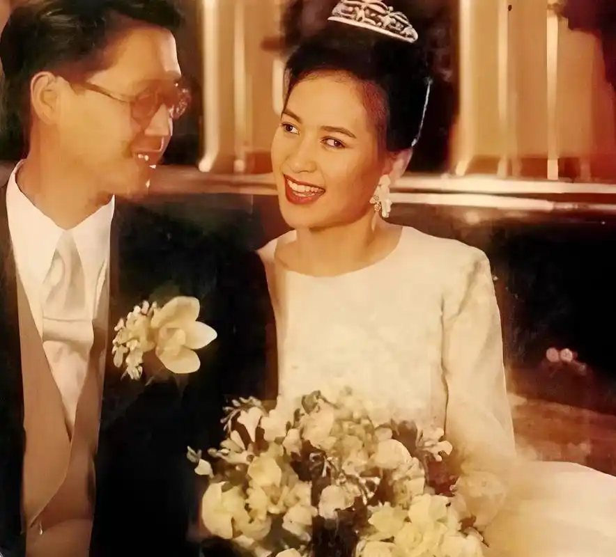 当中何超琼嫁给许晋亨痛吗?