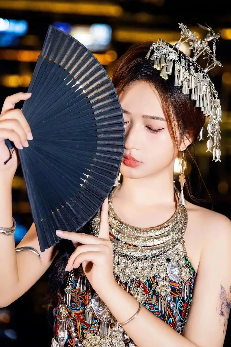 凤凰古城写真图 | 苗疆少女.女神到凤凰古城随便找了一家租服 - 抖音