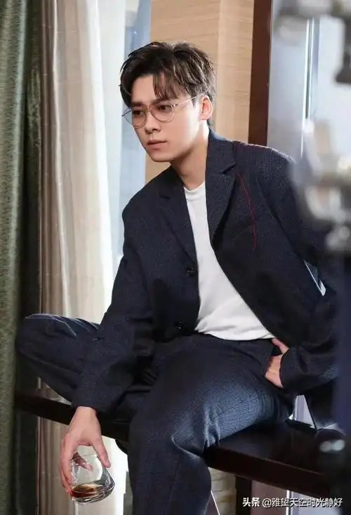 盘点国内男明星眼镜杀高清集第二弹 这些禁欲系男神哪个是你的菜