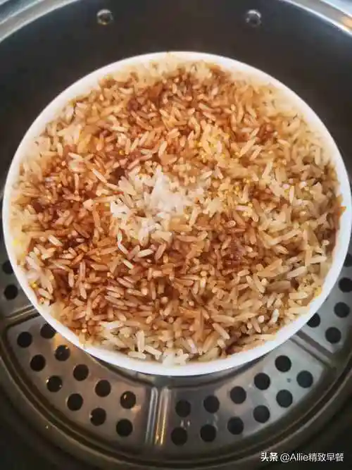 营养早餐第152期,红糖糯米饭的家常做法,红亮软糯又香甜
