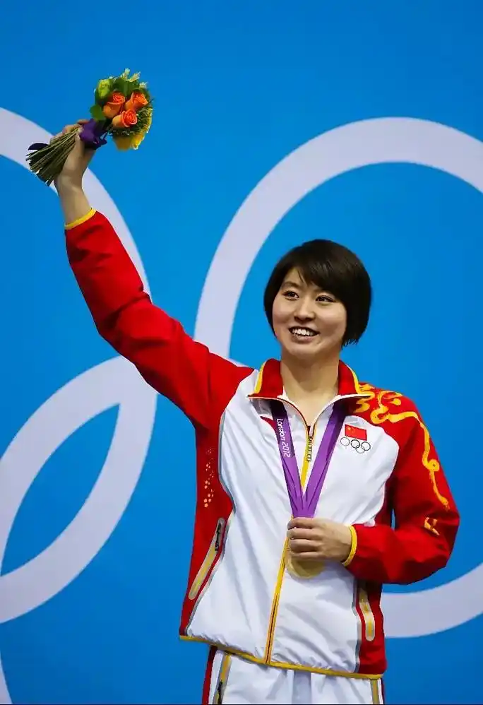 焦刘洋:中国女子游泳队蝶泳运动员 焦刘洋,1990 - 抖音