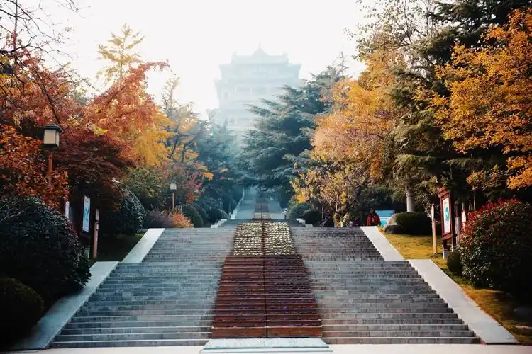 来环翠楼公园,赏绝美景色 - 中国日报网