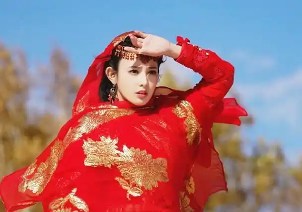 今日推荐艺人:彭小苒