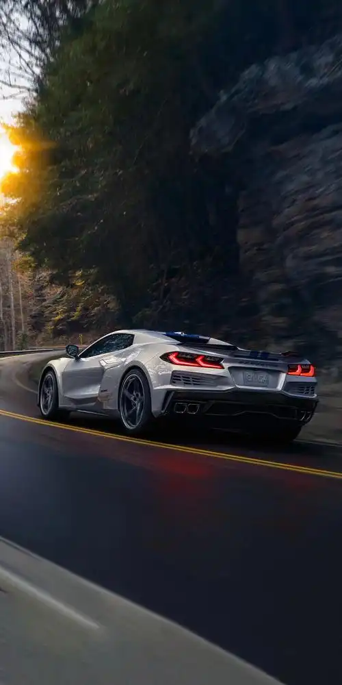 精彩手机壁纸,点击图片,长按保存图片,在手机"设置"中添加成桌面或