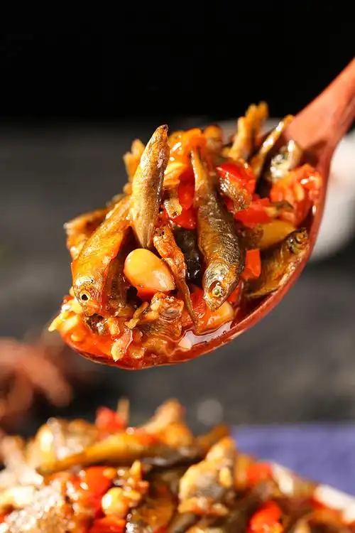 湖南特产农家香辣柴火鱼小鱼仔罐装淡水小鱼干辣椒酱下饭菜零食 香辣