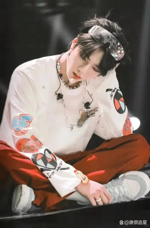 刘耀文壁纸大放送!满月晚期粉丝们的福利来啦!