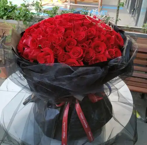 99朵红玫瑰花束