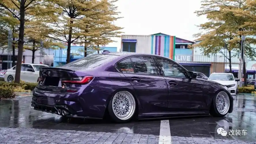 宝马325i气动姿态改装,换上"大哥"m3c前杠后气场很是强大