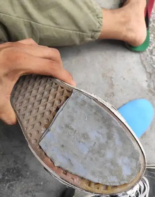 每个时髦男孩都需要一双破鞋,各位小伙伴们你们鞋子都被你们穿成什么