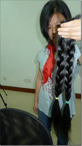 剪下姑娘自然乌黑的65公分对辫-上海ww314#(8) 剪发_中国长发