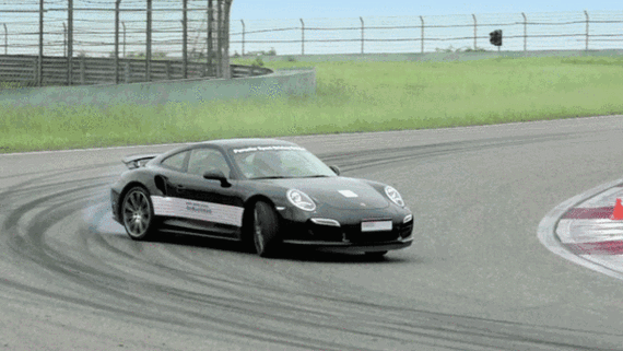 汽车漂移gif 藤原拓海漂移动态图-图片大观-奇异网