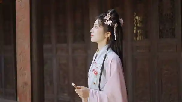 "不见咫尺丹青远楼阁"|古风汉服