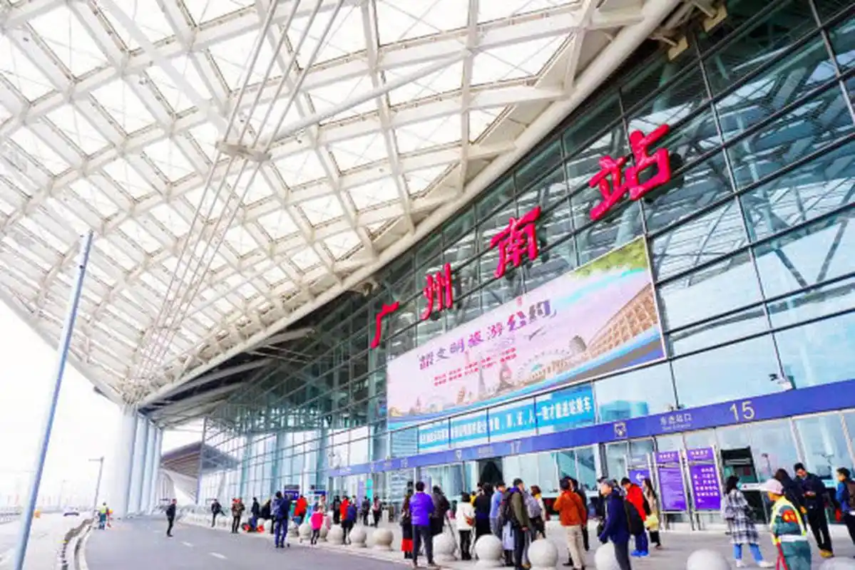 广州火车南站属于特等站,有高铁如下g86广州南到上海虹桥上午八点到