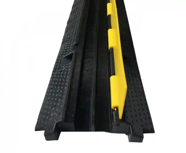 粤盾交通pvc线槽减速带pvc橡胶减速带减震带