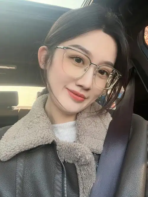 适合方圆脸的眼镜框