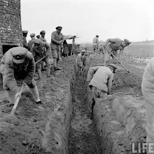 国共内战老照片:莱芜战役前的国民党军 1947年