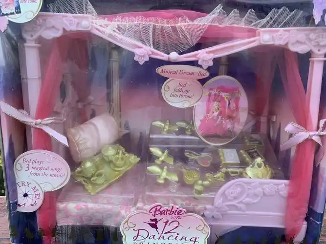 芭比娃娃床