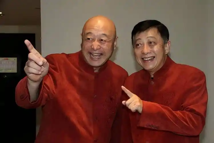 连认6个干爹,卖假货,这6位相声演员是如何从红极一时走向没落?