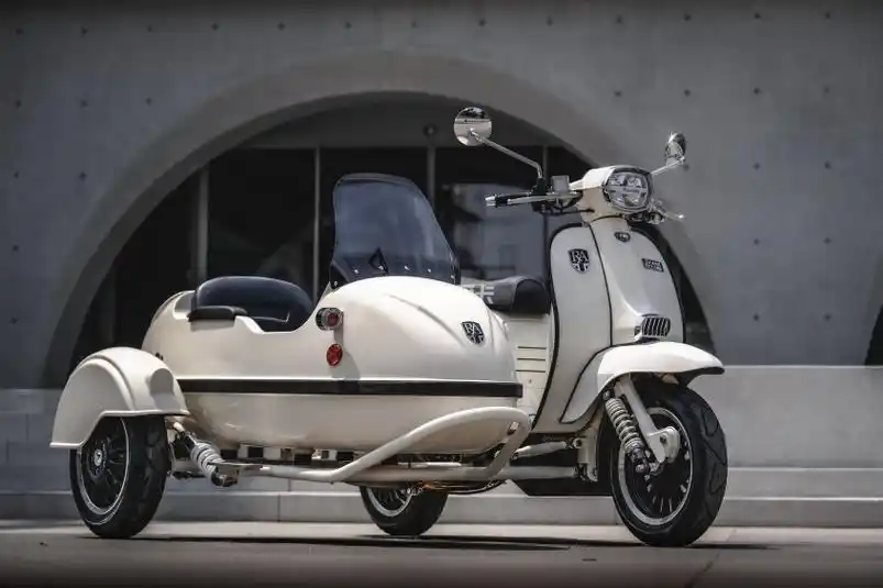 文艺青年的新玩具 试驾ra gp250边三轮:难得一见的高颜值复古踏板边