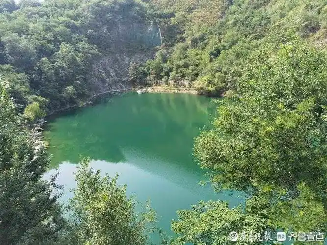 有人根本不听劝济南砚泉水深危险护栏围起来竟还有人冒险游泳