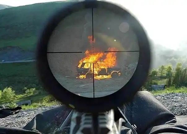 狙击镜中的风景 千米之外取敌首级(组图)_兵器大观_军事_新闻中心_台