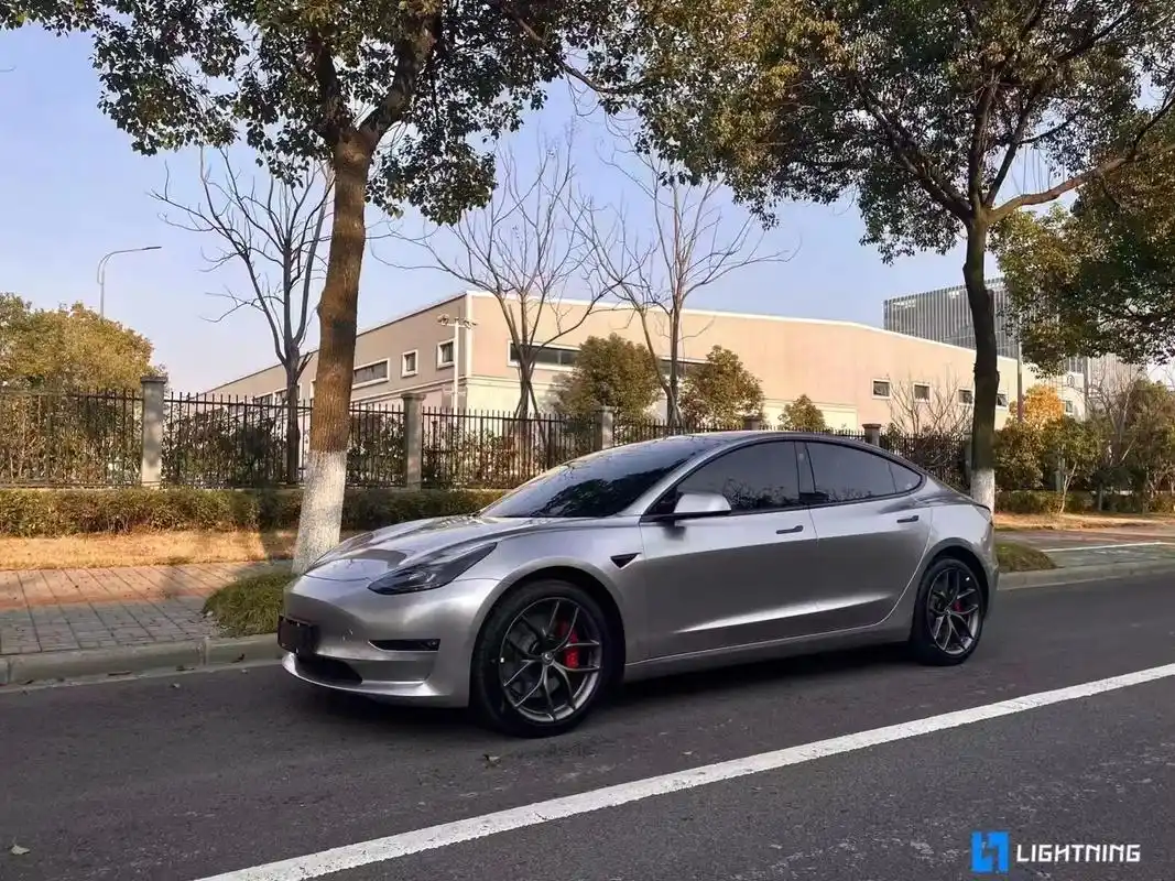 lightning|model 3 - 抖音