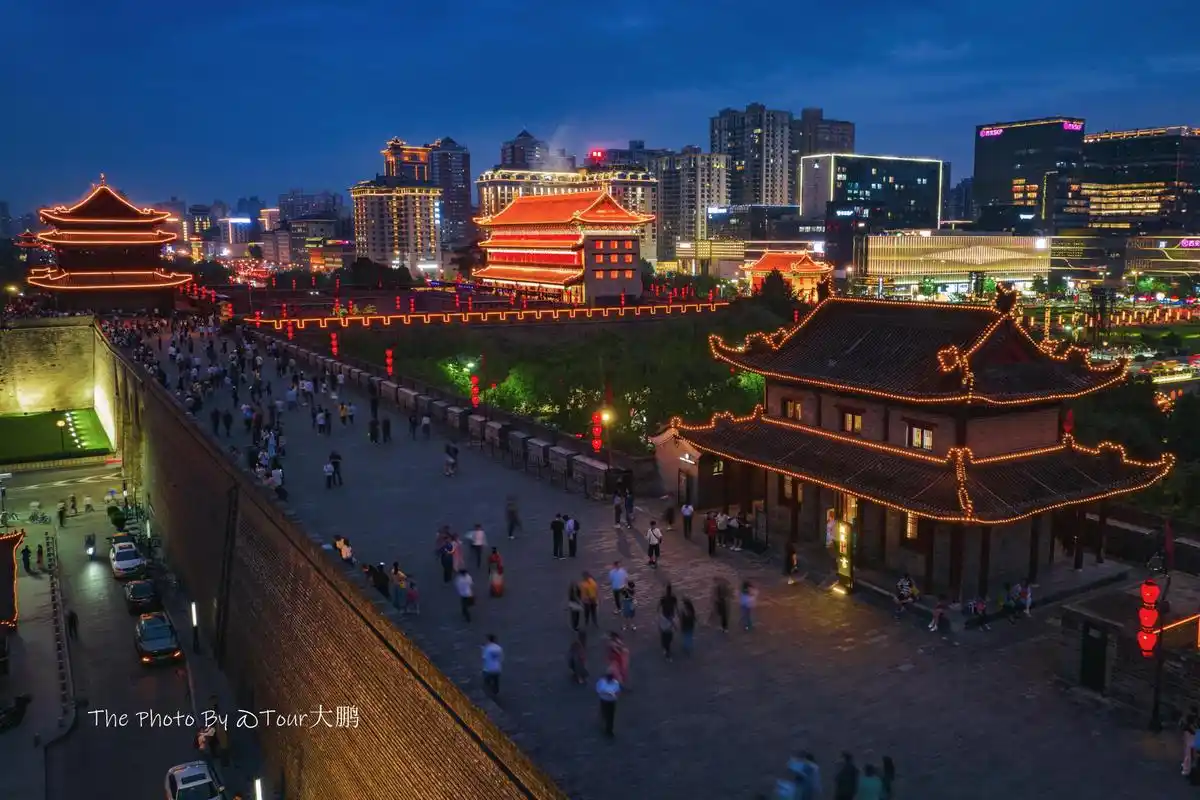 西安的南门夜景真的是太迷人了!