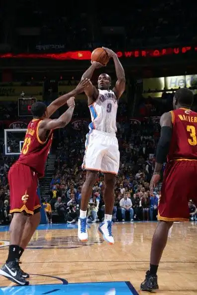 组图:雷霆轻取骑士双子星爆发 伊巴卡隔人暴扣