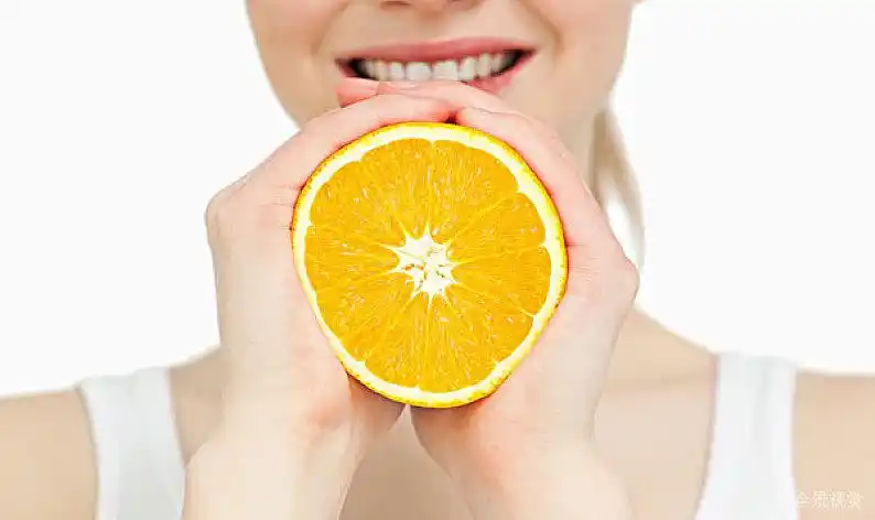 喜悦_女人_展示_橙色_白色背景_图片大全—全景创意图库(quanjing.