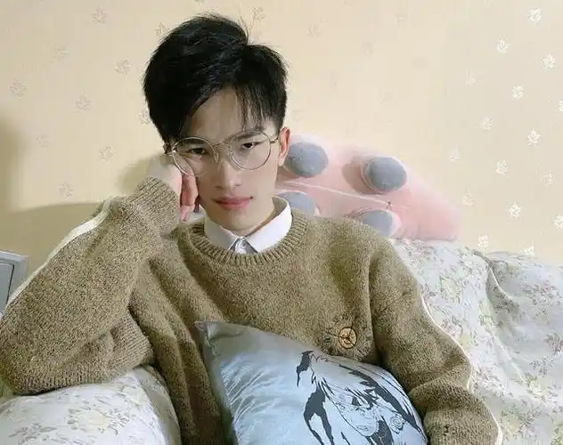 难言四处挑起战争向日葵校长动怒难言狂妄要你变光头校长