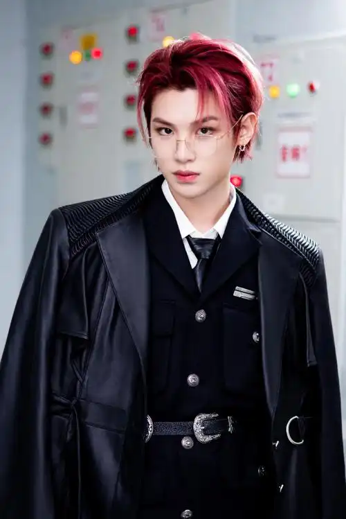 黄明昊超话·#黄明昊贾想世界演唱会#【concert】第一次登台,第一首