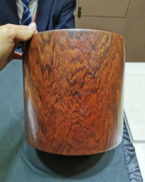 海南黄花梨镇尺价格,黄花梨价格将每斤5万以上