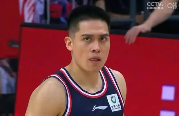 青岛男篮5分险胜广州赵嘉义17分王睿泽165祝铭震10投2中